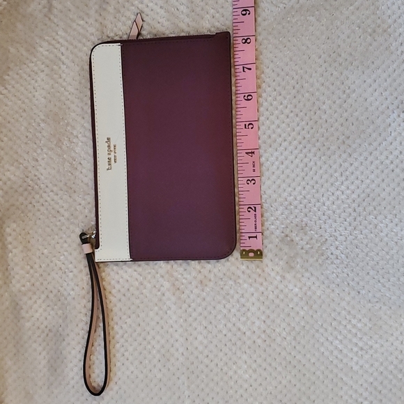 ♠️KATE SPADE♠️ leather zip wristlet - Picture 10 of 11